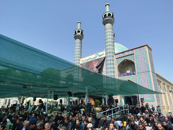 اقامه نماز ظهر اربعین در کاشمر