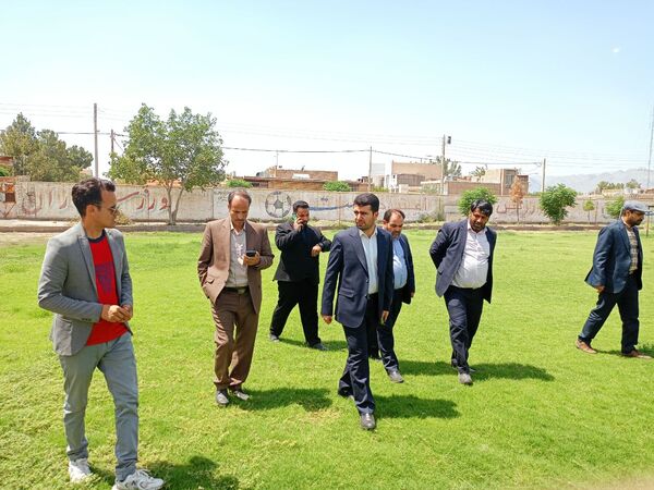 بازدید معاون تربیت بدنی و سلامت وزارت آموزش و پرورش از پروژه استخر دانش‌آموزی کاشمر 
