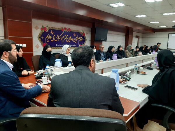مراسم تقدیر از دانش‌آموز پژوهنده و فناور برتر کشوری و استانی ملارد 