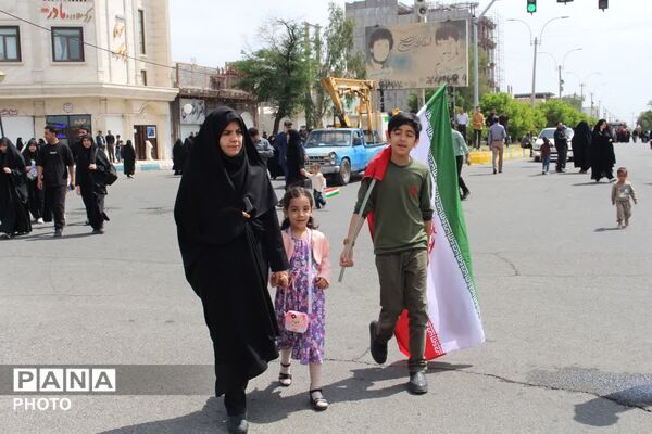 حضور دانش‌آموزان آموزشگاه نوریه در راهپیمایی روز قدس