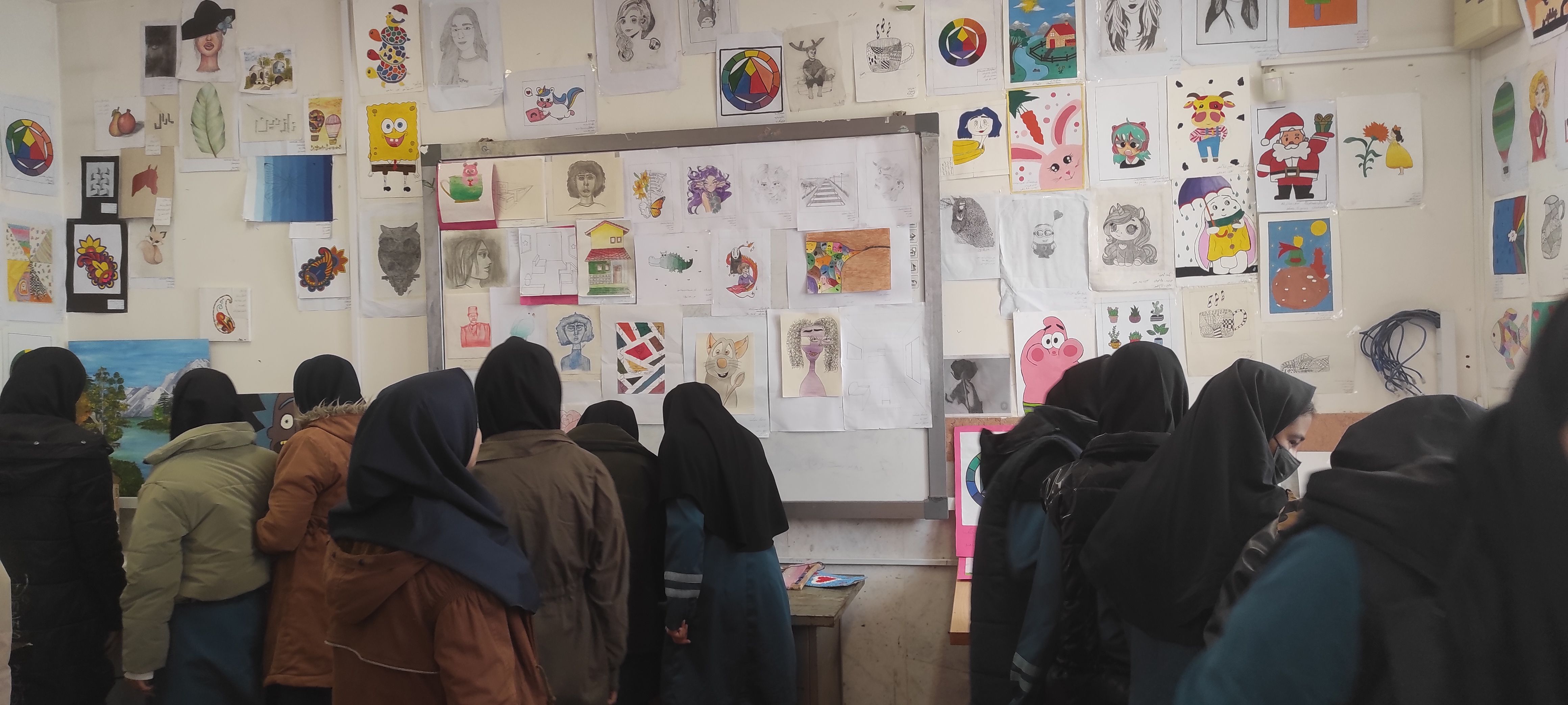 برپایی نمایشگاه نقاشی در مدارس فاطمیه و الزهرا (س) شهرستان شیروان