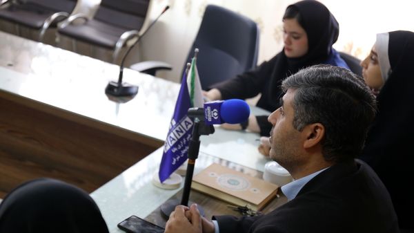 لحظاتی در نشست برخط دانش‌آموز خبرنگاران پانا آذربایجان شرقی با سخنگوی دولت