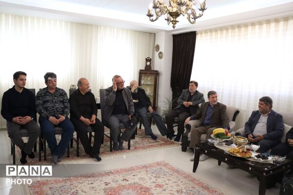 بزرگداشت شهید امیر علی الوندی در یادواره خانگی خادمین شهدای غریب اسارت 