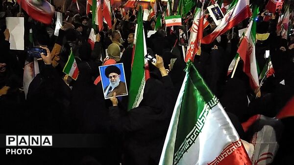حضور پرشور مردم غیور و شجاع  شهرستان نیشابور در  تشییع پیکر  مطهر شهید مهدی عمارلو 
