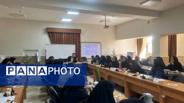 اولین کارگاه دانش‌افزایی آموزشی پژوهشی داوران بیست و هفتمین برنامه ملی معلم پژوهنده