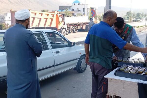 برپایی موکب پذیرایی و قاب‌های ایثار؛ از خاکریز تا بوم نقاشی در فیروزکوه