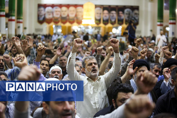 وداع مردم قم با پیکرهای مطهر 6 شهید حمله ناجوانمردانه رژیم صهیونیستی 