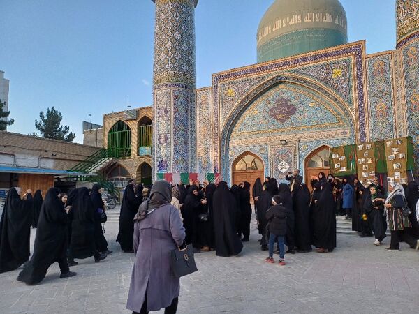 استقبال پرشور مردم از شهدای گمنام در شهرستان شیروان
