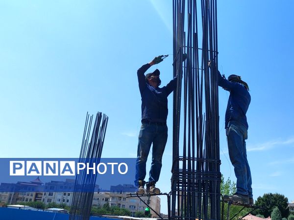 خشت‌گذاری همزمان ۳ باب مدرسه خیری مشارکتی 12 کلاسه در فردیس