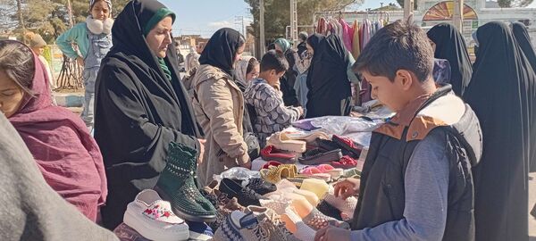 بازارچه محلی در حاشیه جشن چله خرد عارف آباد
