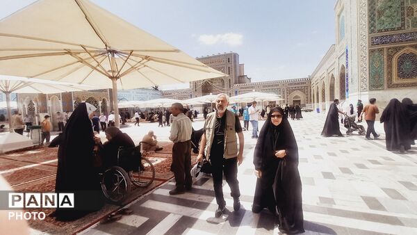 حرم مطهر رضوی میزبان زائران و عاشقان دعا و زیارت