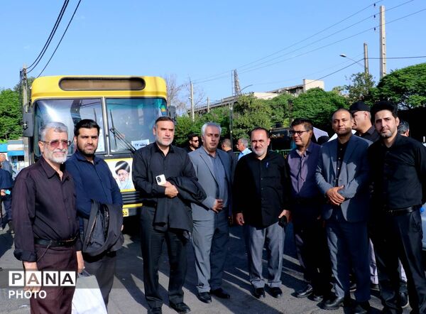 وداعِ تاریخی با «رهبر شهید ایران» از نگاه دوربین؛ تجلی بصیرت فرهنگیانِ «منطقه ۱۷» در مصلای تهران