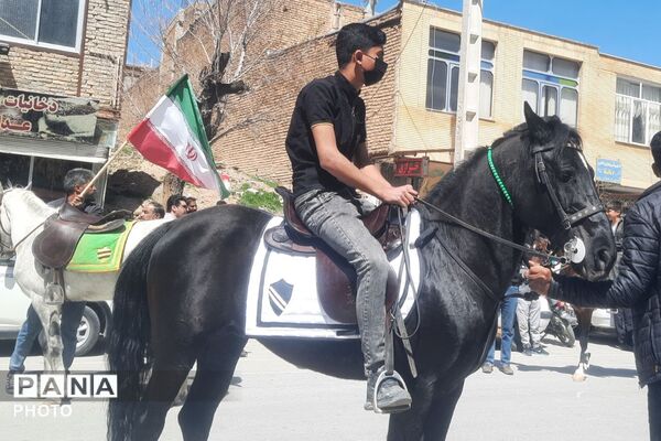 رژه اسب‌سواران شهرستان بن به روایت تصویر