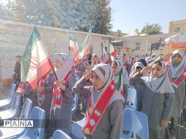 جشن عاطفه‌ها در مدرسه شهید فاطمه کفاش