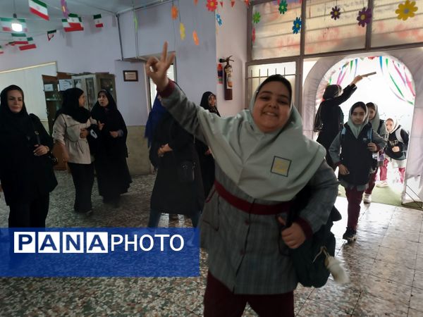 دانش‌آموزان شهریاری روز اول سال تحصیلی را به پایان رساندند