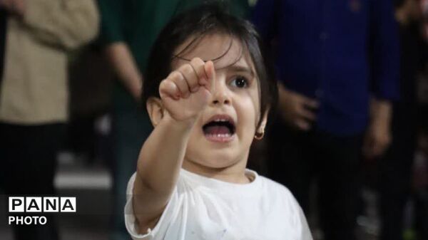 کودکان و نوجوانان ایران، پای کار انقلابند