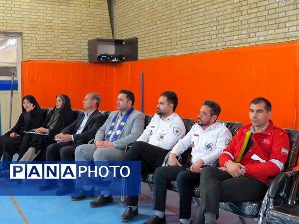 همایش پیشگیری از آسیب‌های چهارشنبه سوری در دبیرستان نرجس بجنورد