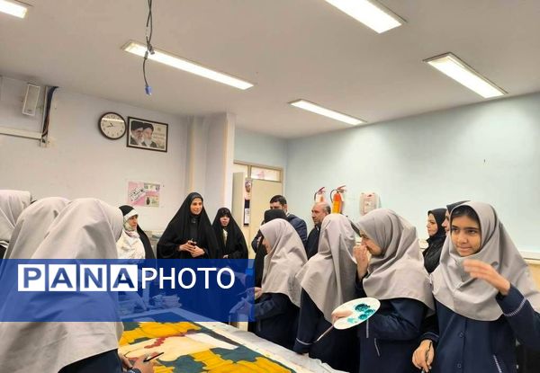 بازدید از نمایشگاه ماها در روز بعثت پیامبر اکرم (ص)