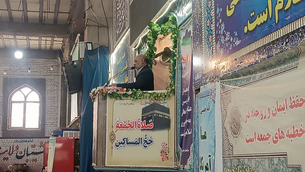 نماز جمعه با حضور مسئولان آموزش و پرورش نیشابور به مناسبت هفته بزرگداشت معلم 