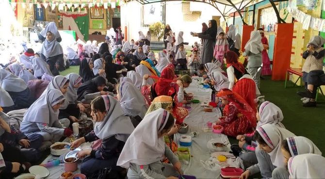 طنین همدلی در سفره وحدت