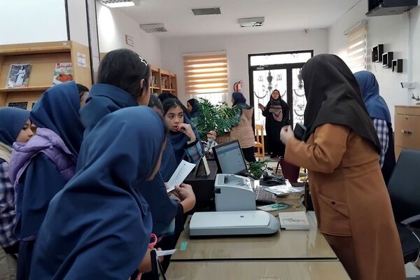  بازدید مدرسه نرگس پردیس از کتابخانه شیخ بهایی