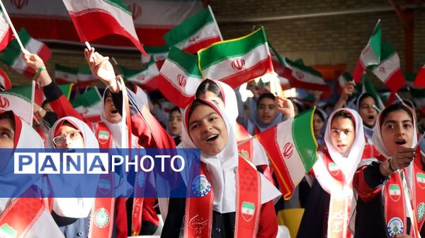 زنگ انقلاب نواخته شد