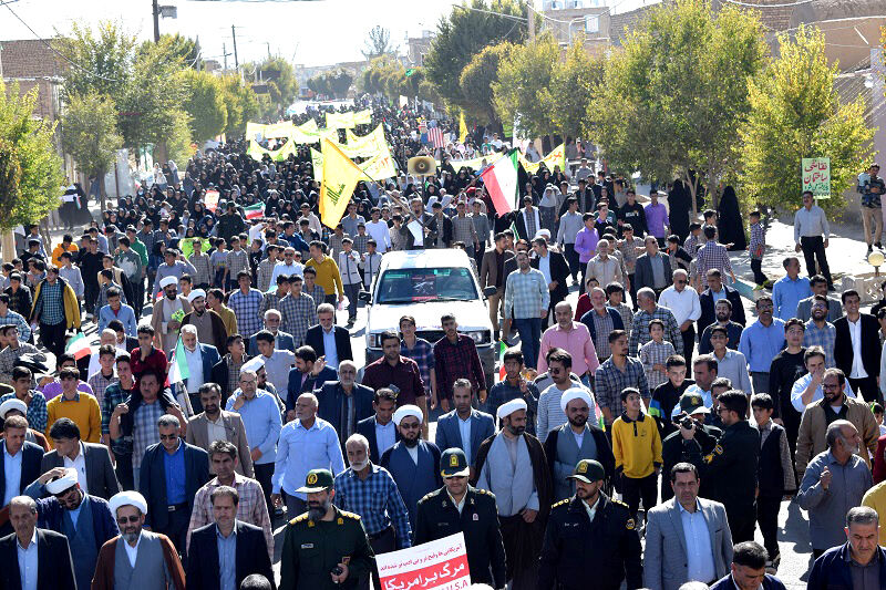 راهپیمایی یوم‌ الله ۱۳ آبان در بهاباد برگزار شد