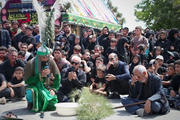 روایتی از غربت ساقی در میدان تعزیه‌ی فدافن