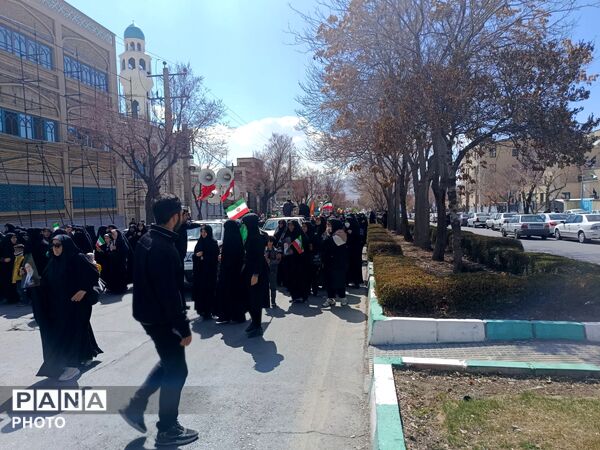 برگزاری بیعت مردم شهرکرد با فرمانده کل قوا