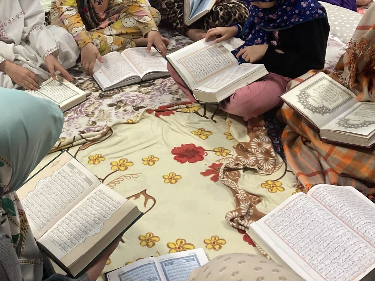 محفل قرائت قرآن نوجوانان در روز دوم اعتکاف 
