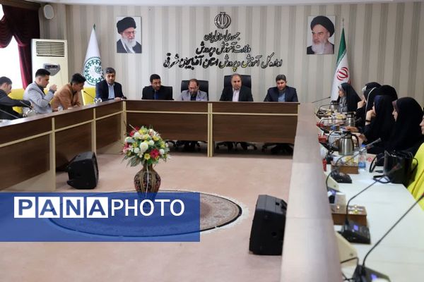 نشست مدیرکل آموزش و پرورش آذربایجان شرقی با نمایندگان مجلس دانش‌آموزی