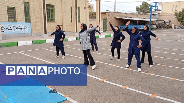 المپیاد ورزشی در دبیرستان عشایری تربیت سیرجان 