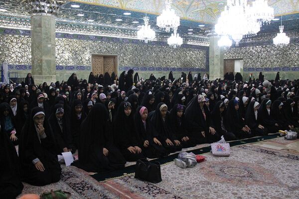 همایش دانش‌آموزی حافظان نور در حرم حضرت معصومه(س)