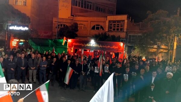 هم‌نوایی فرهنگیان و دانش‌آموزان اهر در سوگواره شبانه رهبر شهید