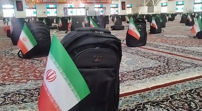 آغاز توزیع ۵۰ هزار بسته لوازم‌التحریر میان دانش‌آموزان اصفهانی