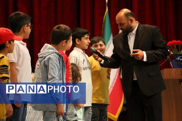 جشن نه سالگی خانواده بزرگ سرود  اسوه در ملارد 