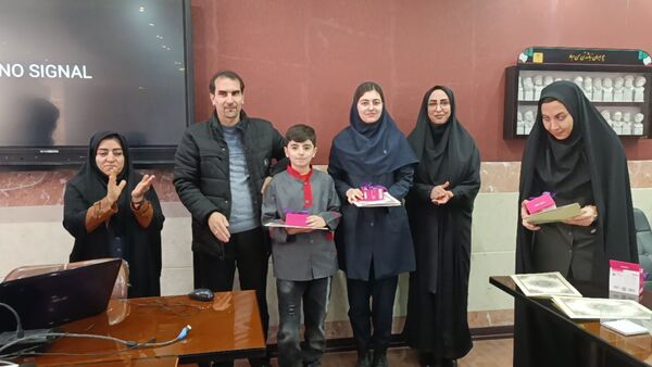 مراسم تجلیل از پژوهشگران برتر با موضوع دنیای بدون دخانیات در شهرستان رباط‌کریم