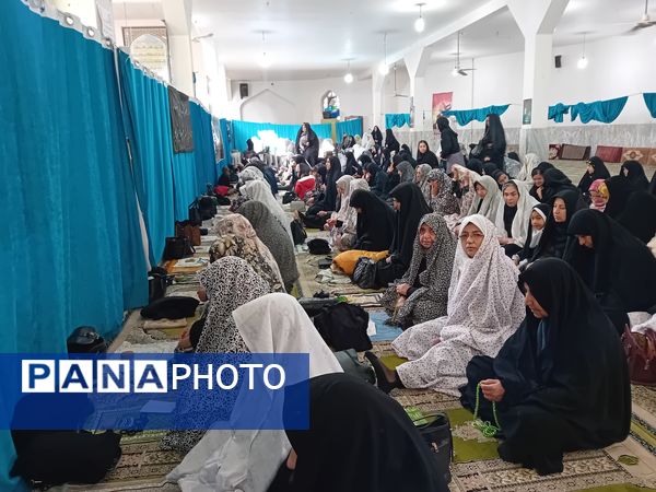 حضور دانش‌آموزان دبیرستان فاطمه الزهرا(س) و کوثر در نماز جمعه