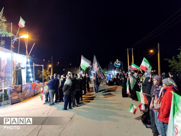 همصدایی فرهنگیان و دانش‌آموزان در تجمع شبانه مردم بیرانوند