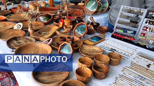 بازدید استاندار مازندران از غرفه نوروزی قائمشهر