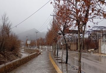 طنین ترانه باران زمستانی در آسمان شهر بار نیشابور 