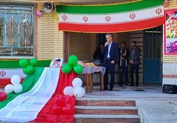 برگزاری آیین نواختن زنگ انقلاب در شهرستان بیضا
