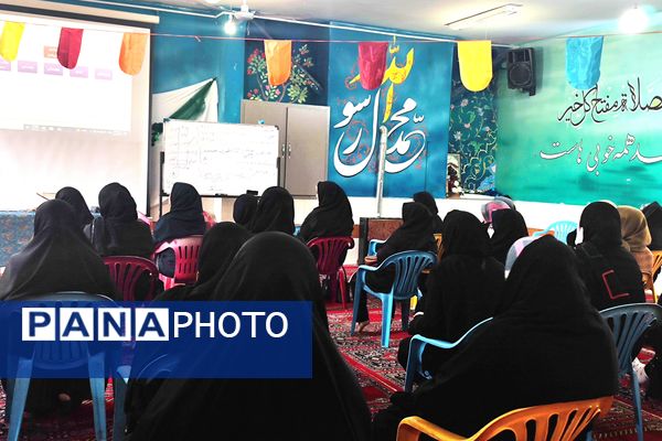 برگزاری جلسه آموزش خانواده در دبیرستان شاهد شهید قاسم سلیمانی