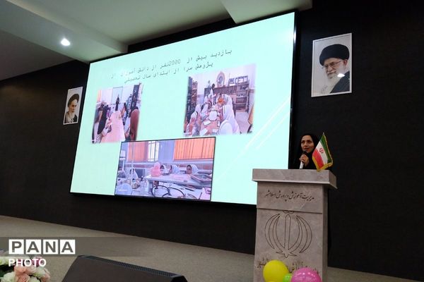 تقدیر از برگزیدگان استانی و منطقه‌‌ای مسابقات علمی پژوهشی 