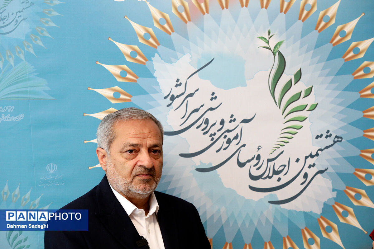 آموزش هوش مصنوعی به ۲ میلیون دانش‌آموز و ۱۰۰ هزار معلم/ کسب ۴ مدال نقره و برنز دانش‌آموزان ایرانی در المپیاد جهانی هوش مصنوعی 