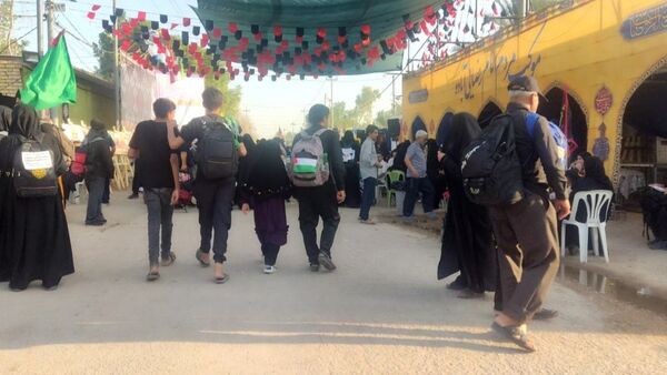 پیاده روی پرشور اربعین حسینی از جاده نجف تا کربلا