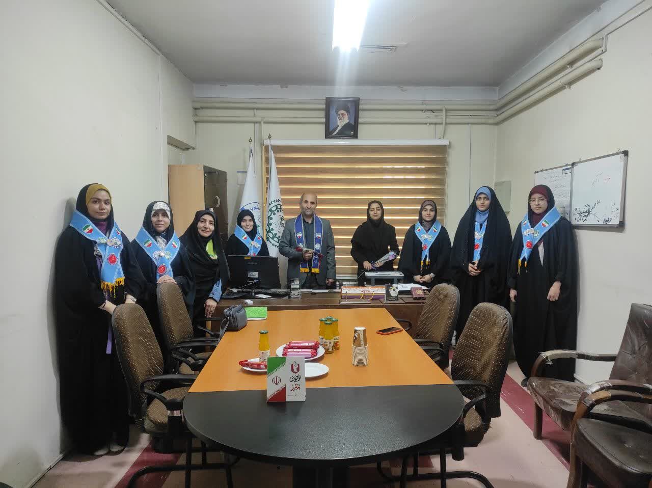 پیشتازان، کنشگری را در خانه خود تمرین می‌کنند