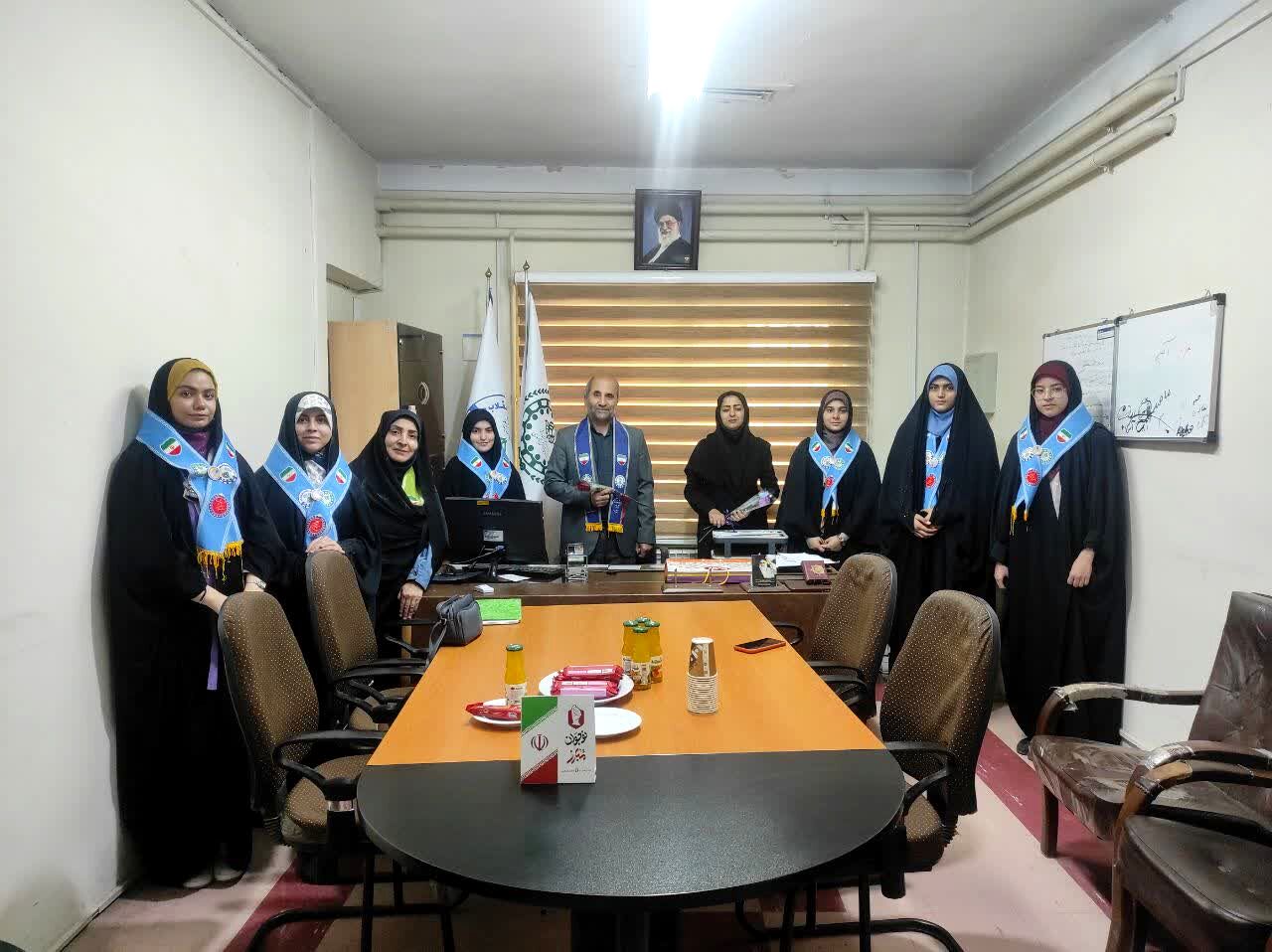 پیشتازان، کنشگری را در خانه خود تمرین می‌کنند