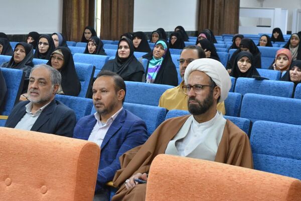 کارگاه تدبر در قرآن کریم با حضور حجت‌الاسلام قدرتی در خرم‌آباد 