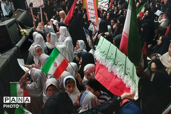  میدان بیعت دانش‌آموزان با سیدالشهدای انقلاب